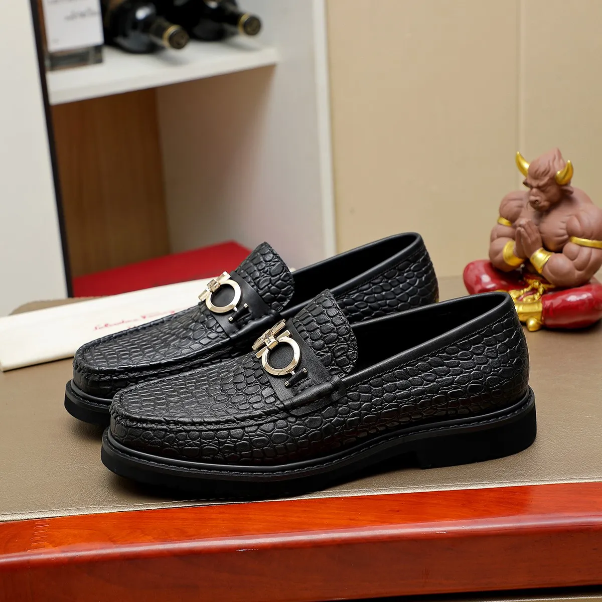 Men's shoes 💰500 Ferragamo [Ferragamo] top imported suit men's shoes 💯Original copy of the official website, product materials: selected imported embossed calfskin + luxury hardware buckle accessories ~ imported water-dyed cow 🐂 leather lining. Strong three-dimensional visual effect, original combination outsole, multiple colors available😘 Size: 38-44 (.45.46.4. Customized)